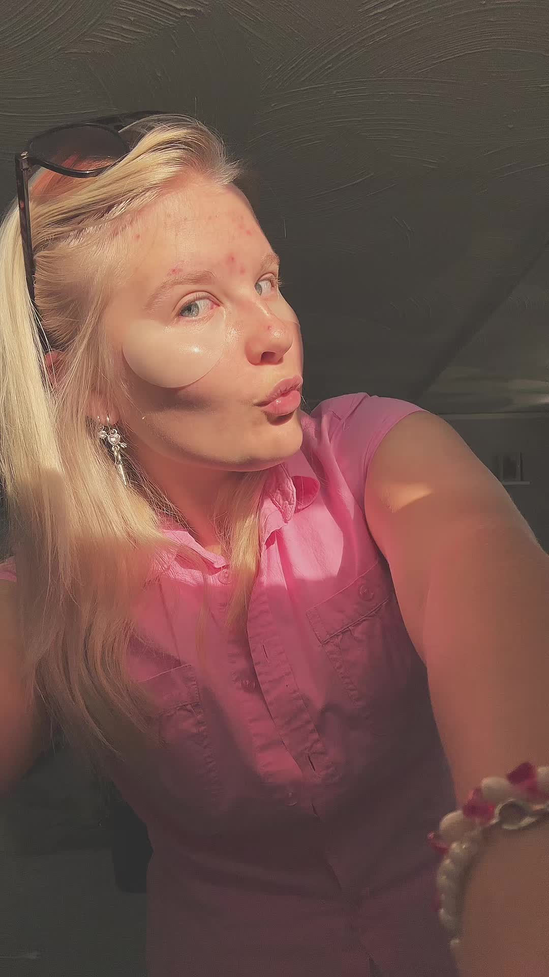 @ellasriktigaspam