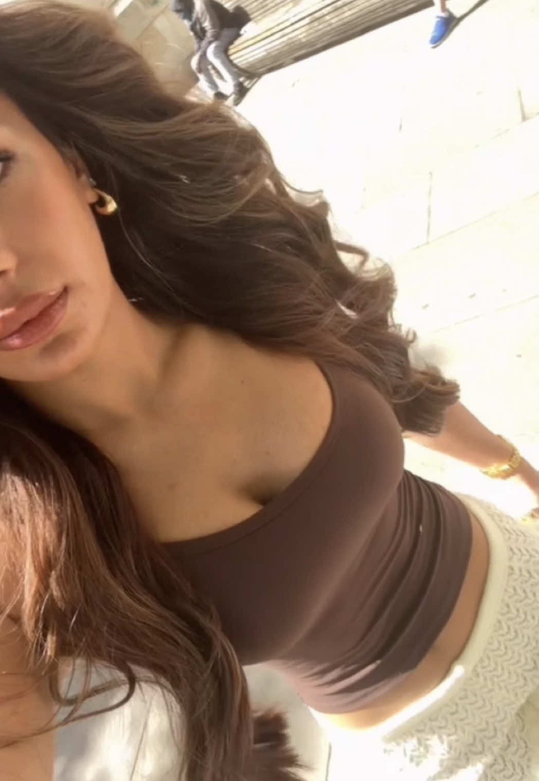 @ellishakarim_
