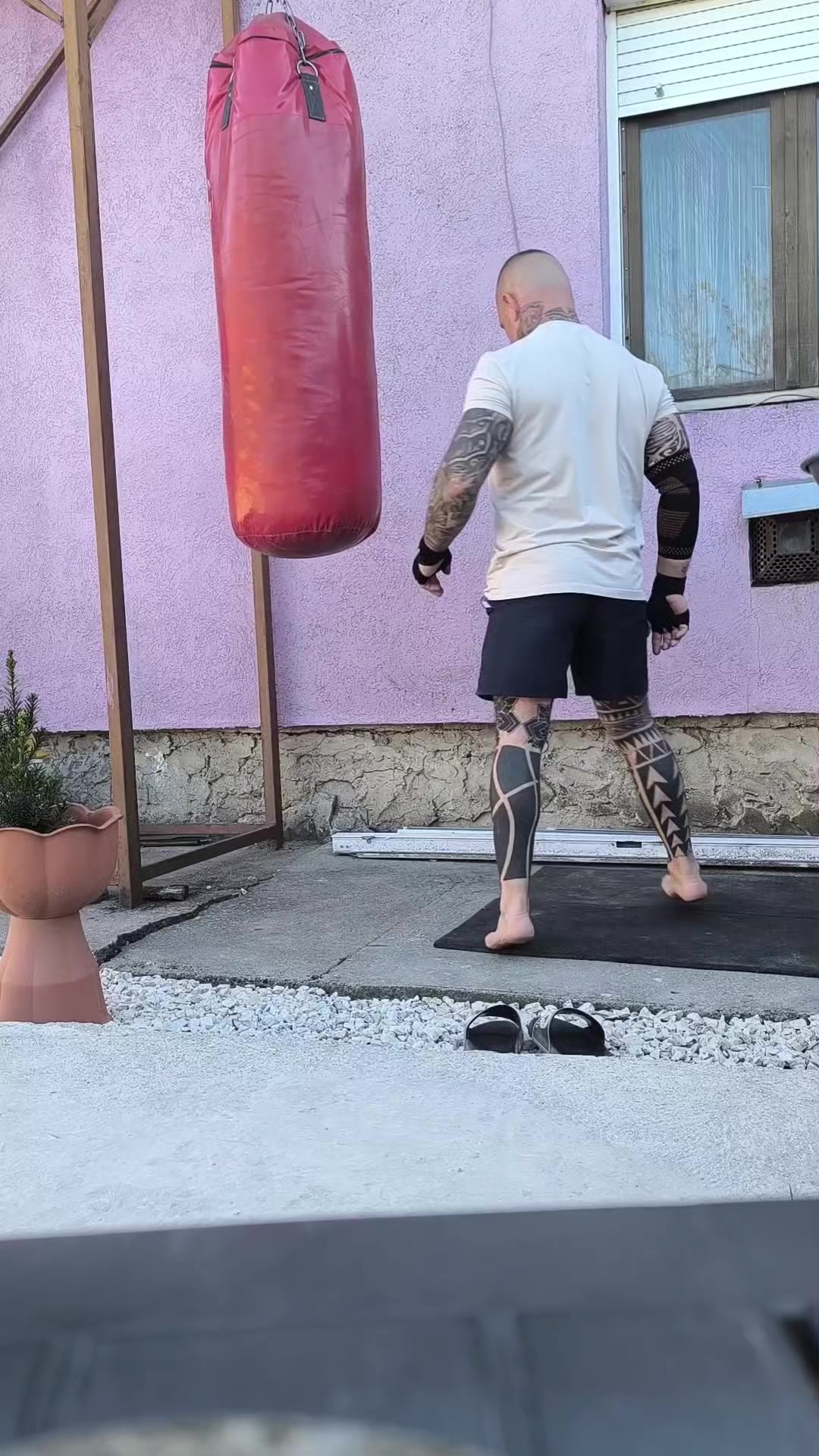 @Bata Jenő