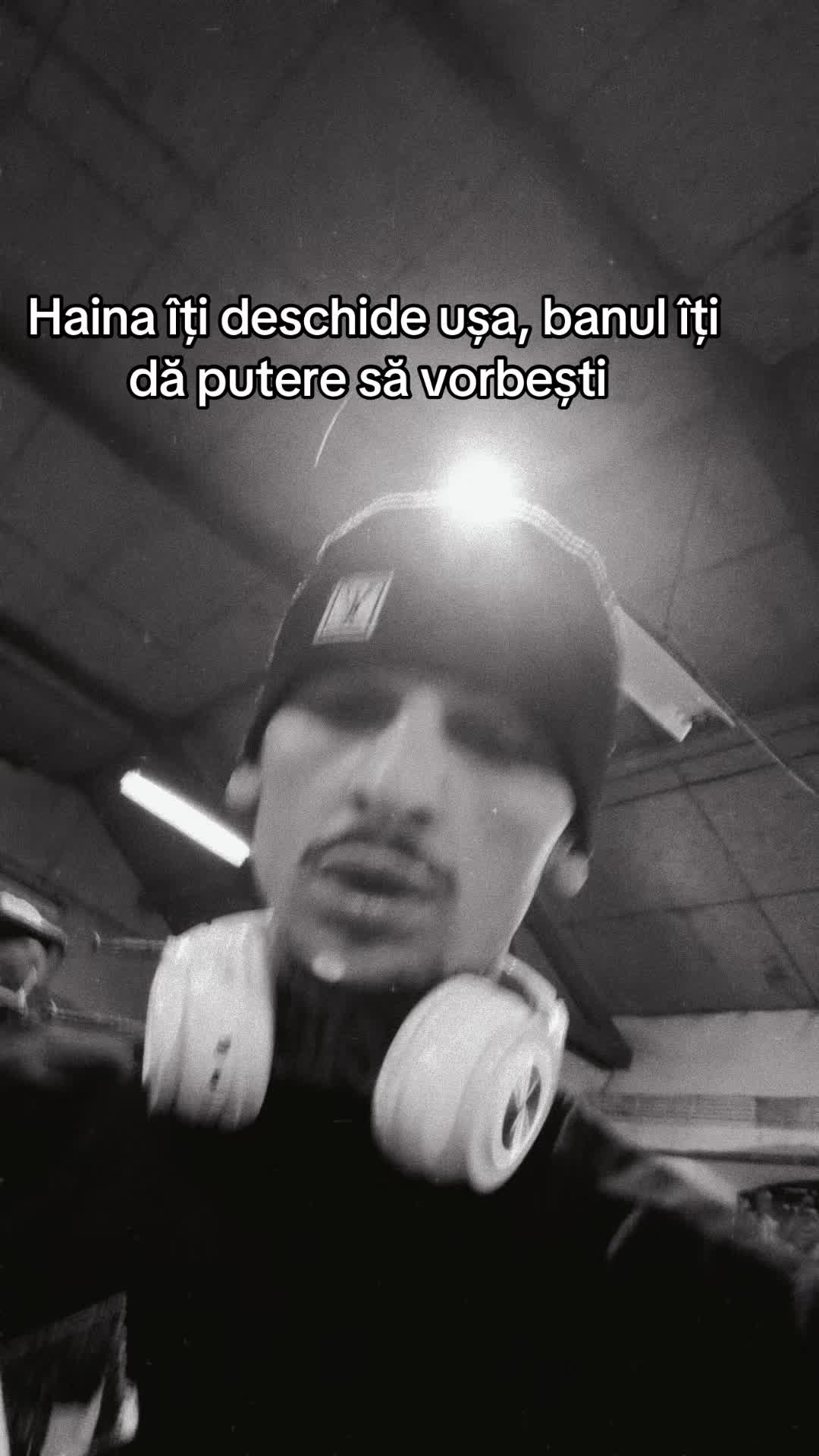 @Lazăr666