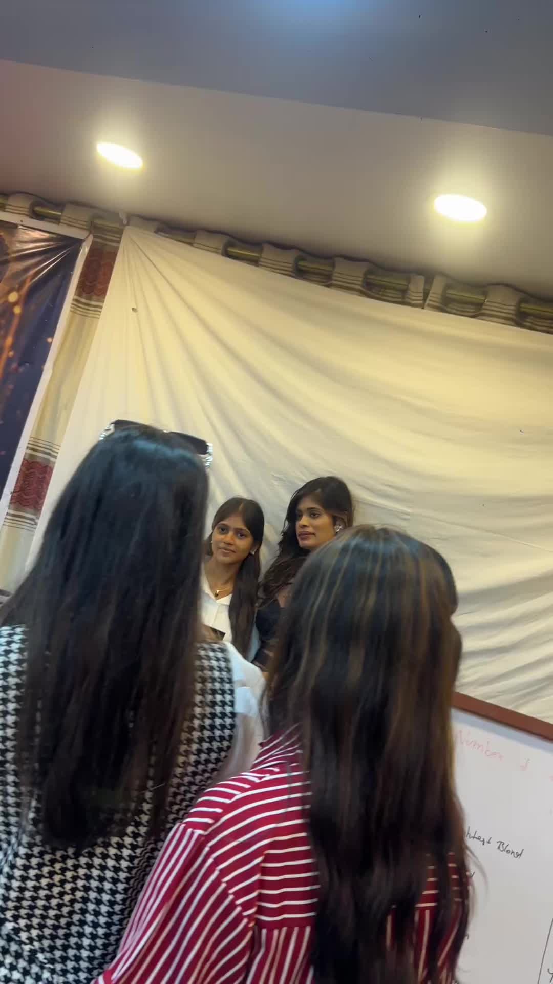 @Roshani beauty salon