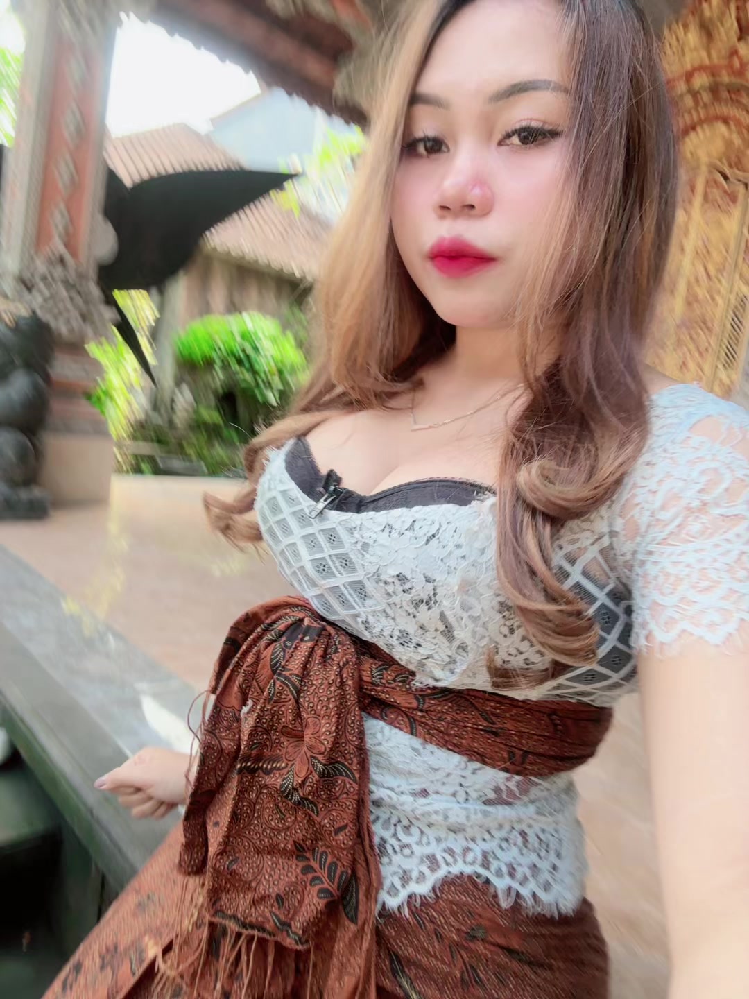 @Adeliskaaa.