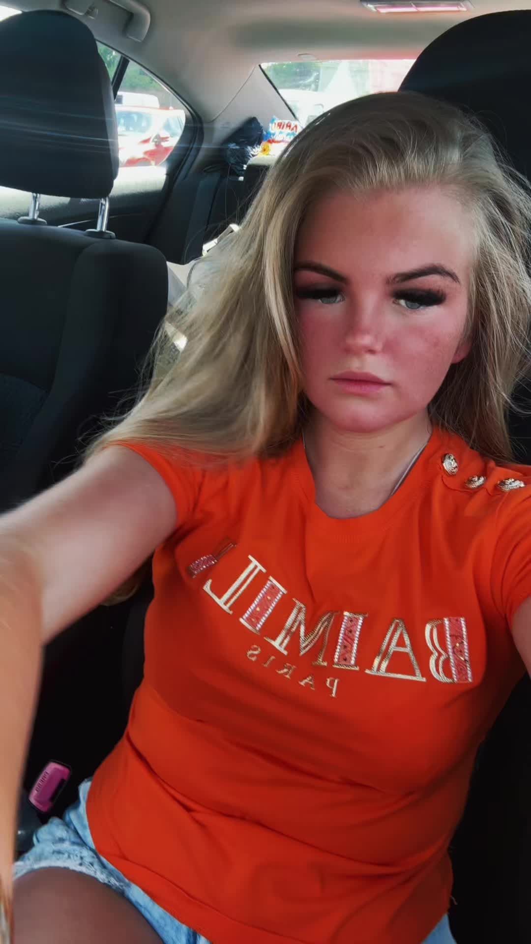 @Megan connors 🤪