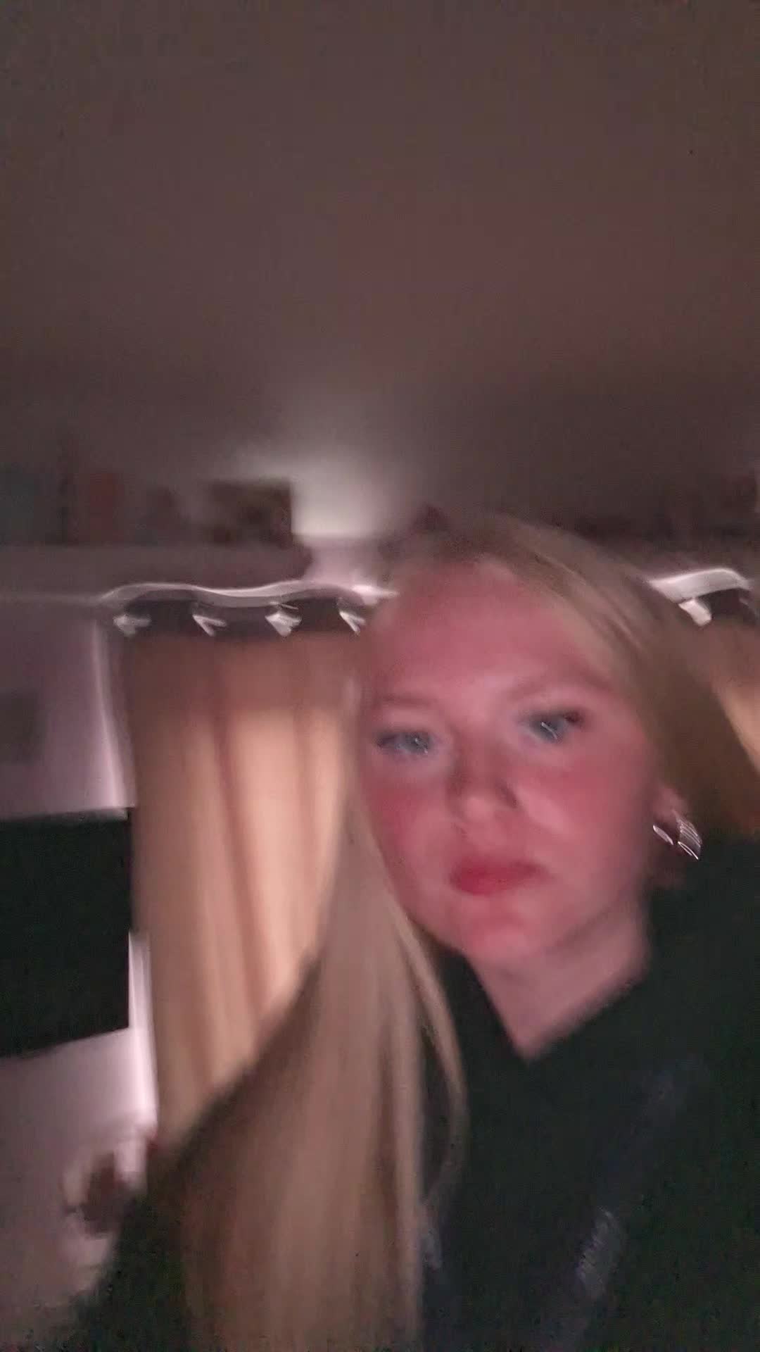 @AnnieLee