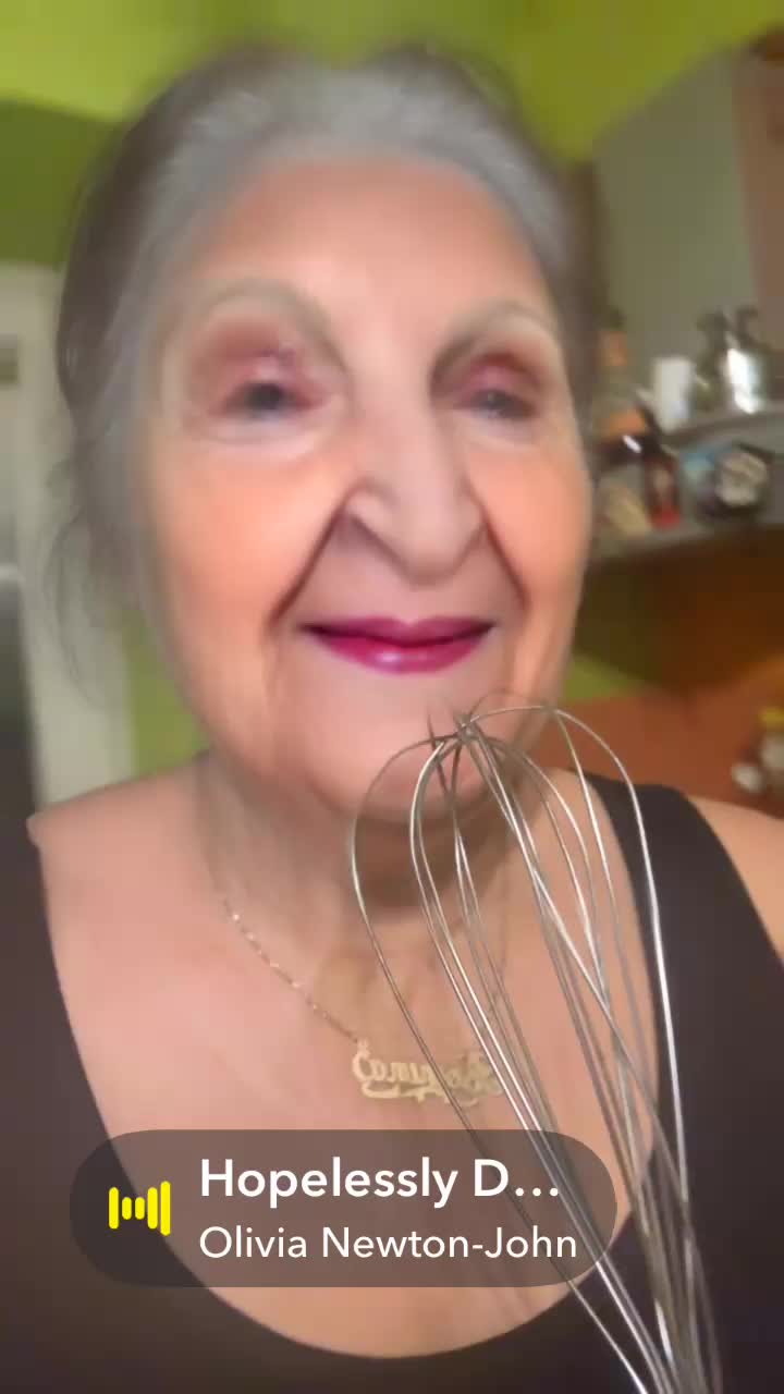 @Eliblond76