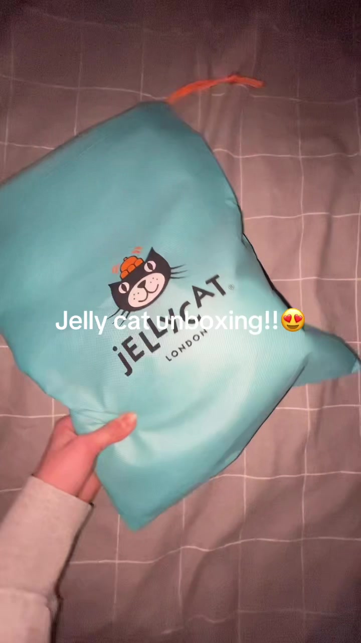 @𝐓𝐦𝐛𝐥𝐱𝐥𝐢𝐲𝐚!!💭