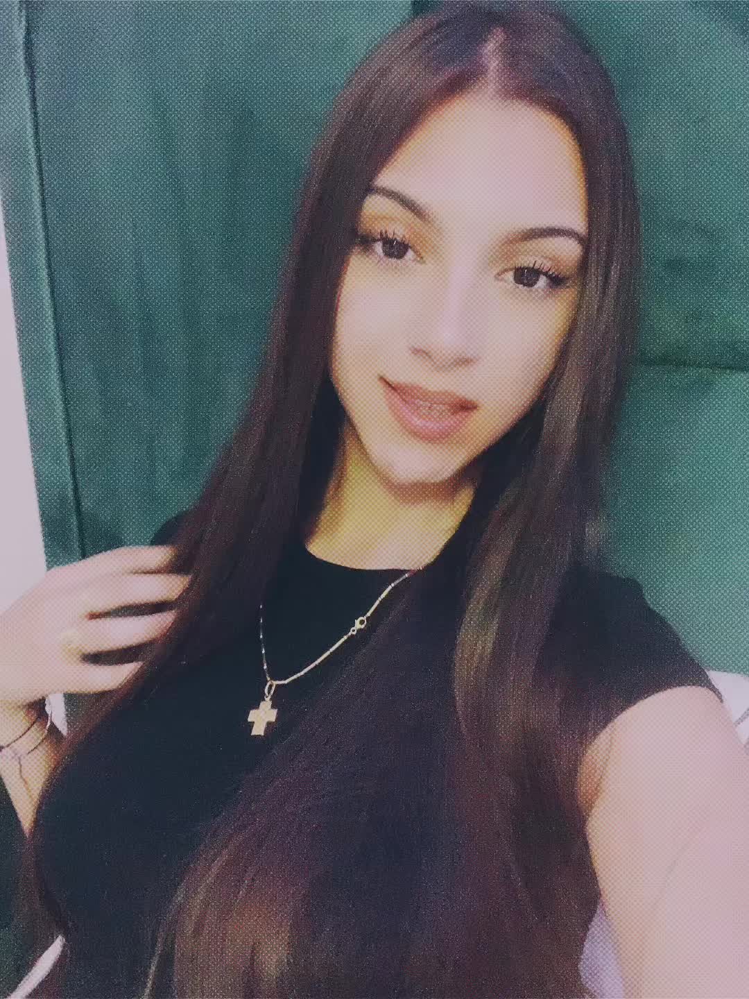 @Thereal𝓵𝓪𝓿𝓲𝓷𝓲𝓪💋