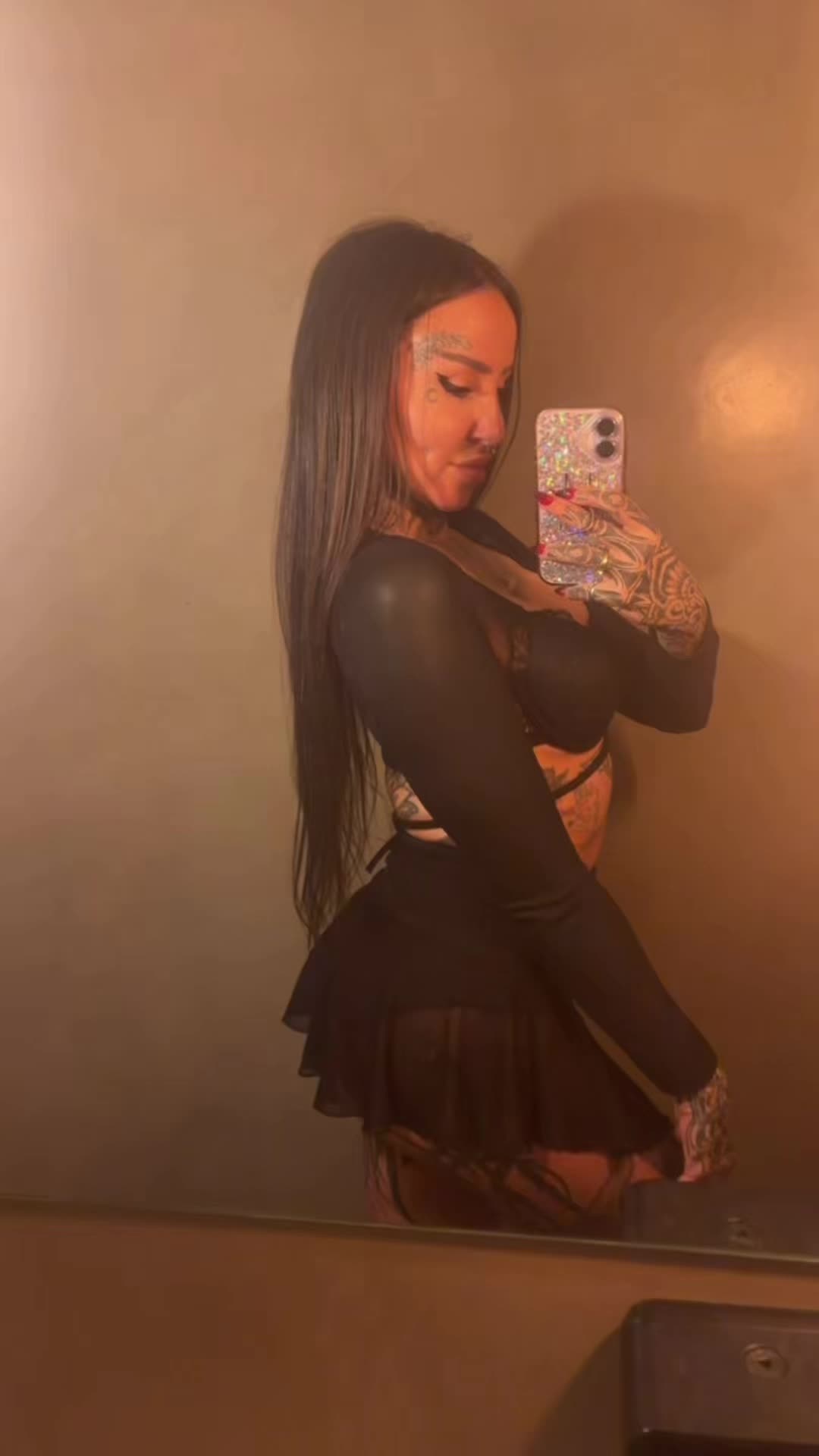@itsazahara