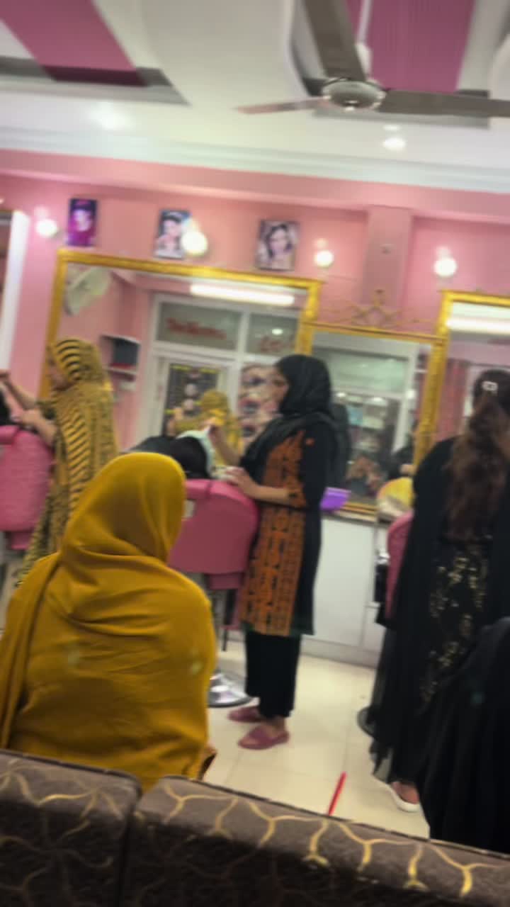 @Mirror beauty parlour ♥️