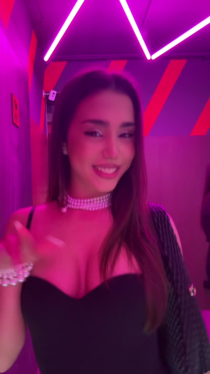 @Melania