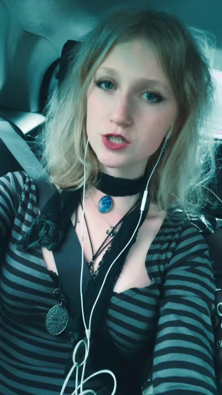 @Maya🦇