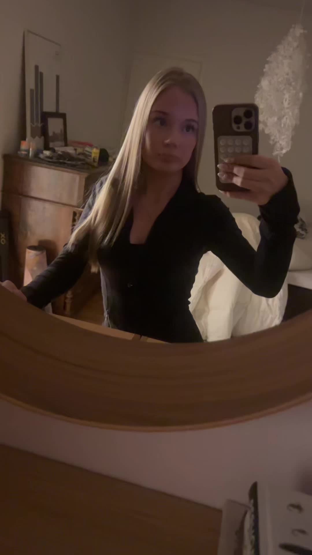 @Ella