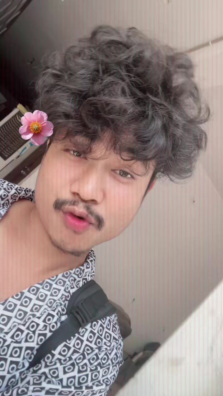 @SiMple😈BoY🔥👑