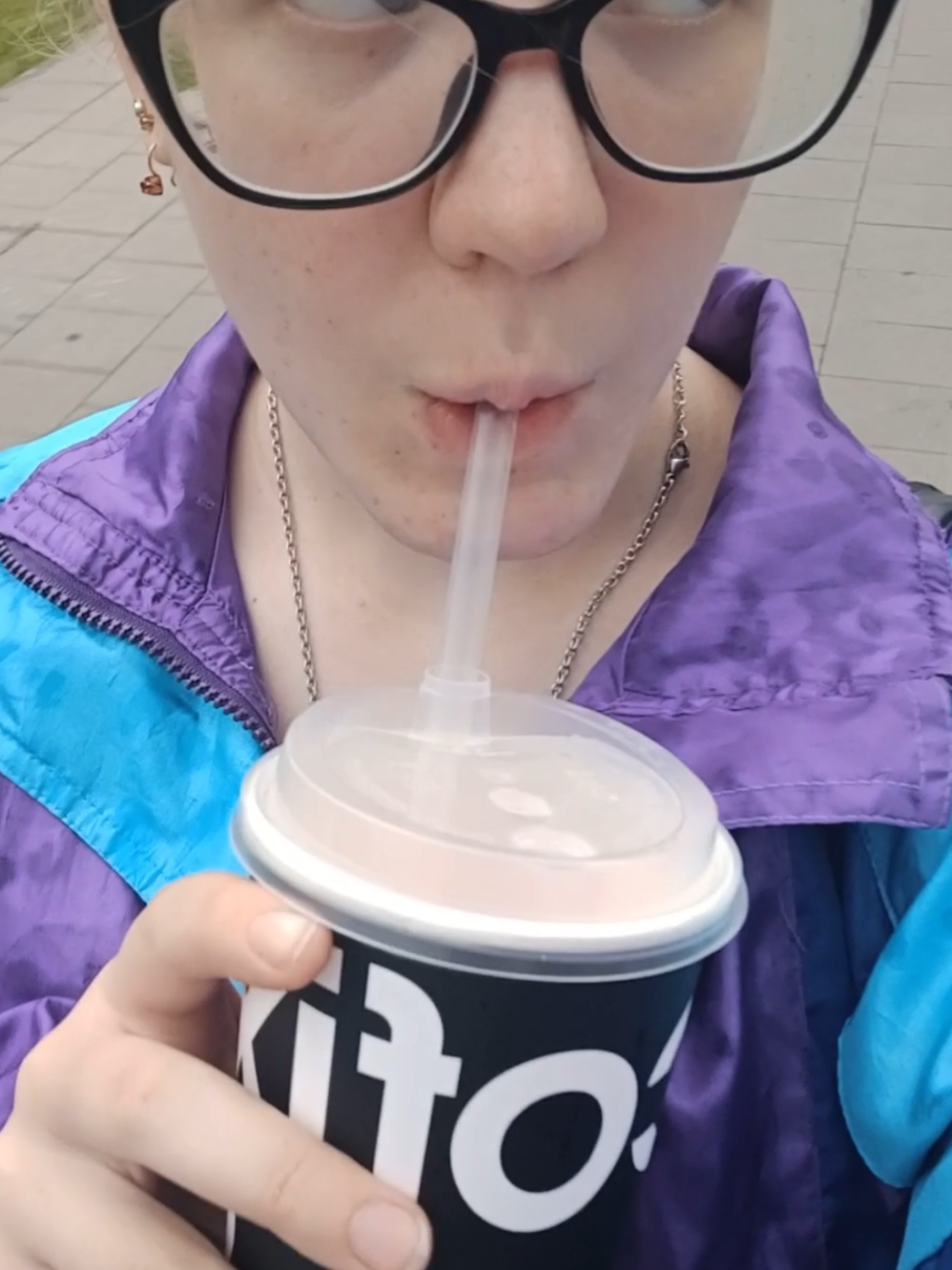 @gr&aring;tepil🇷🇺🍎🍏