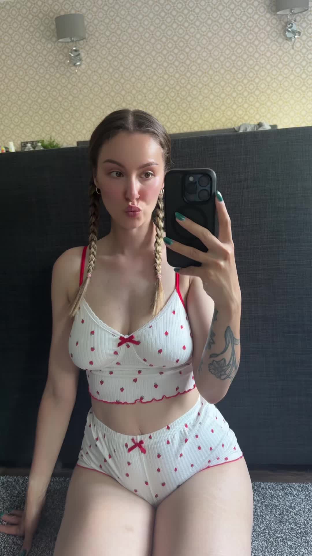@ThatgirlH