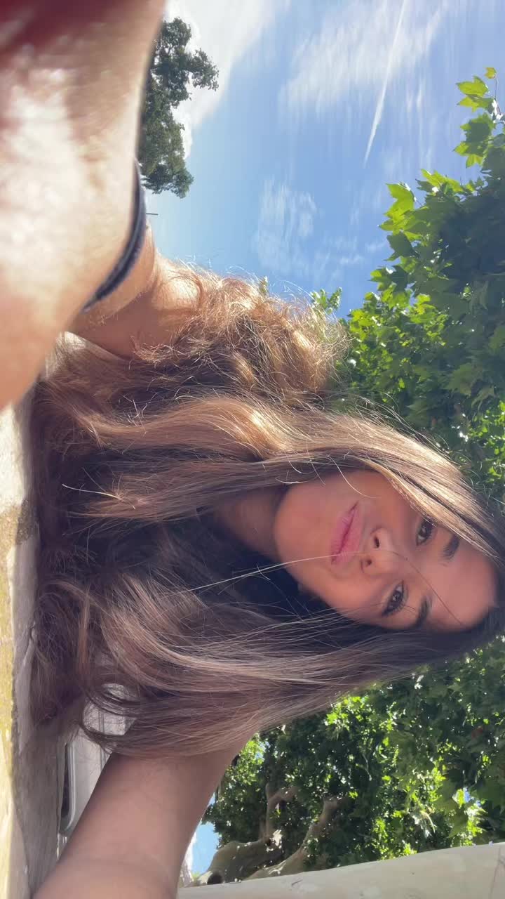 @júlia