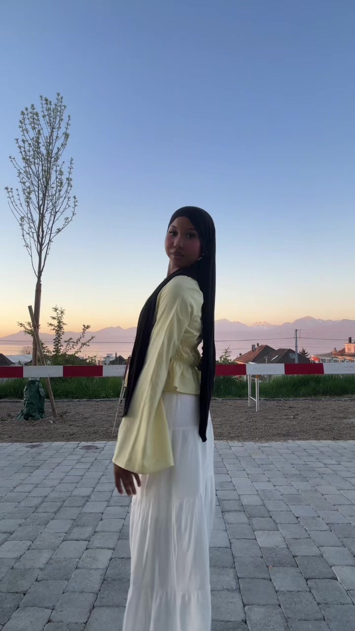 @Riri