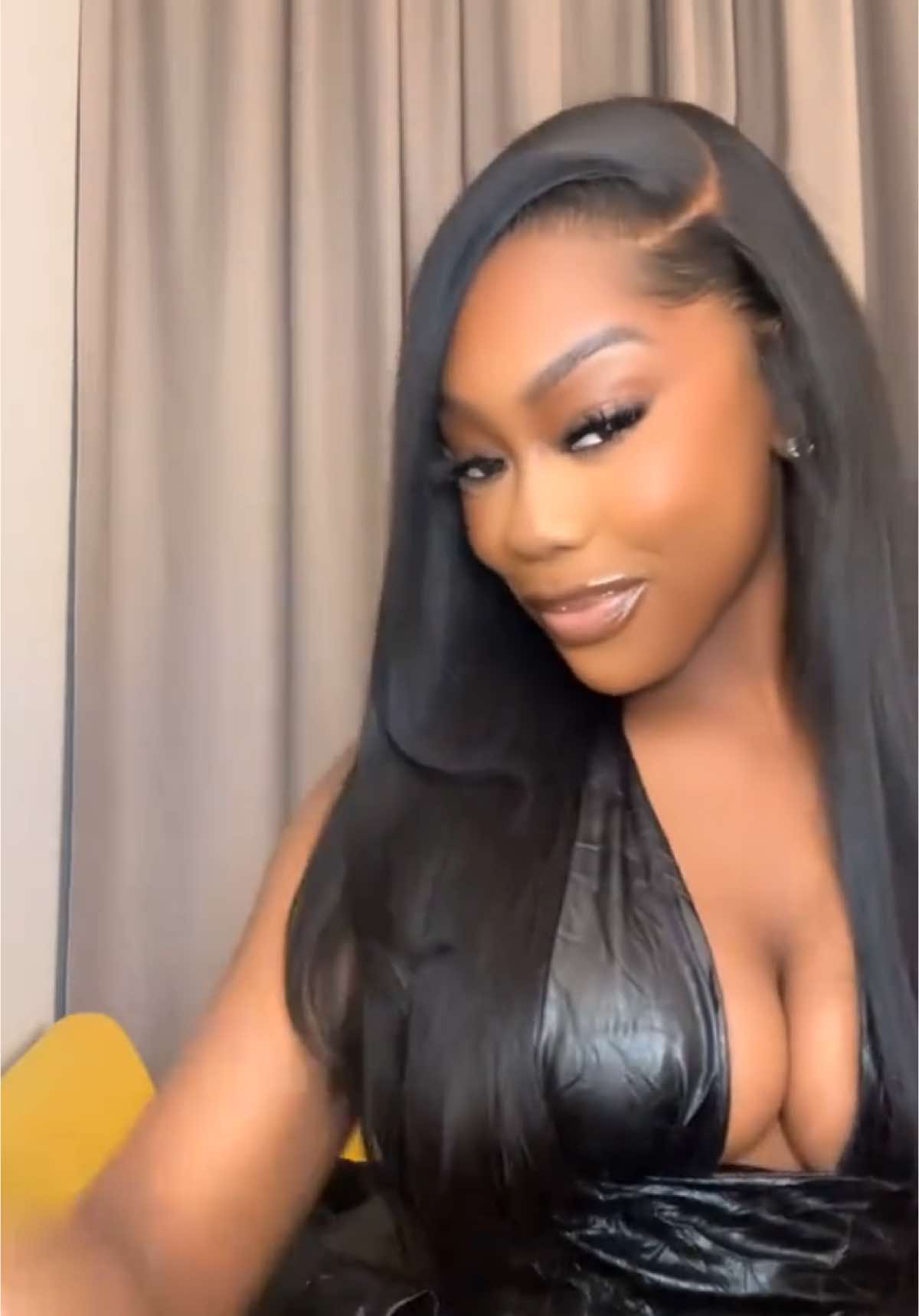 @Moyin
