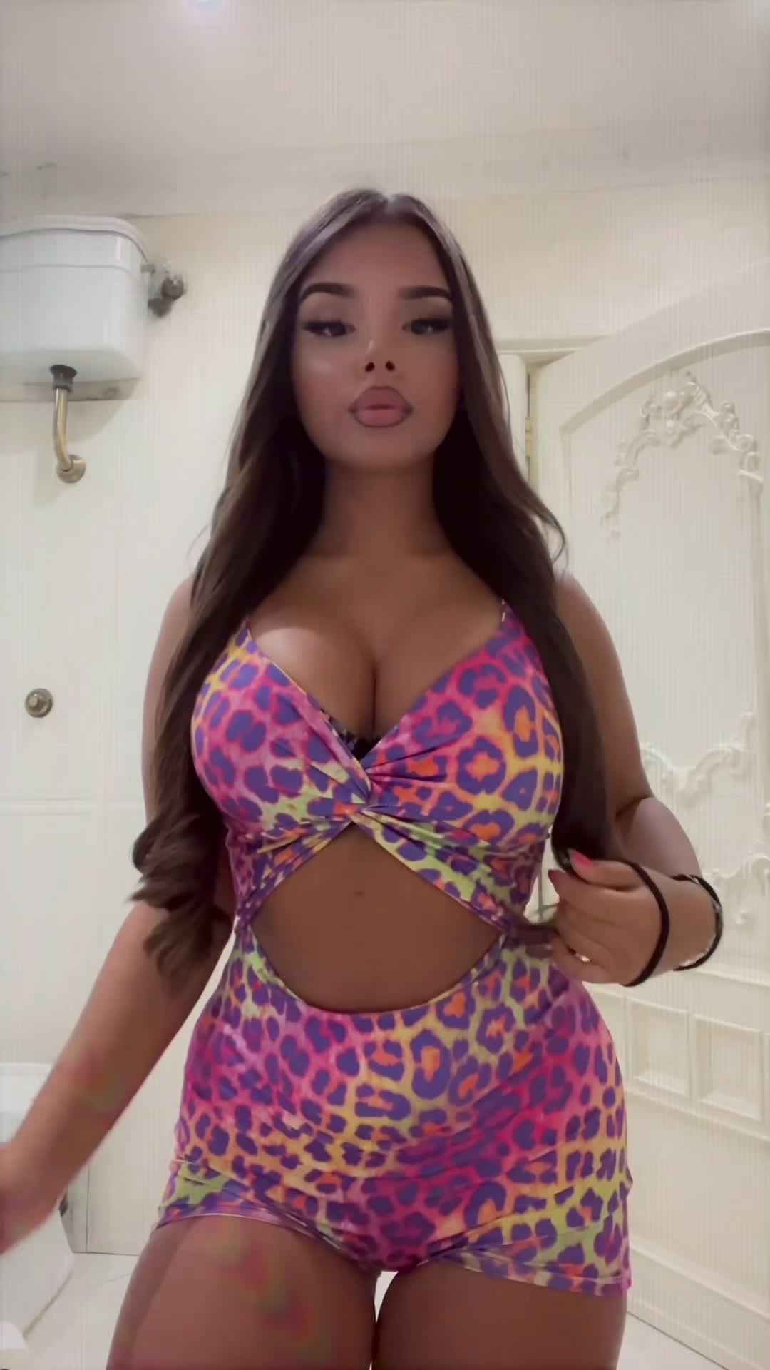 @•MELYSSA •