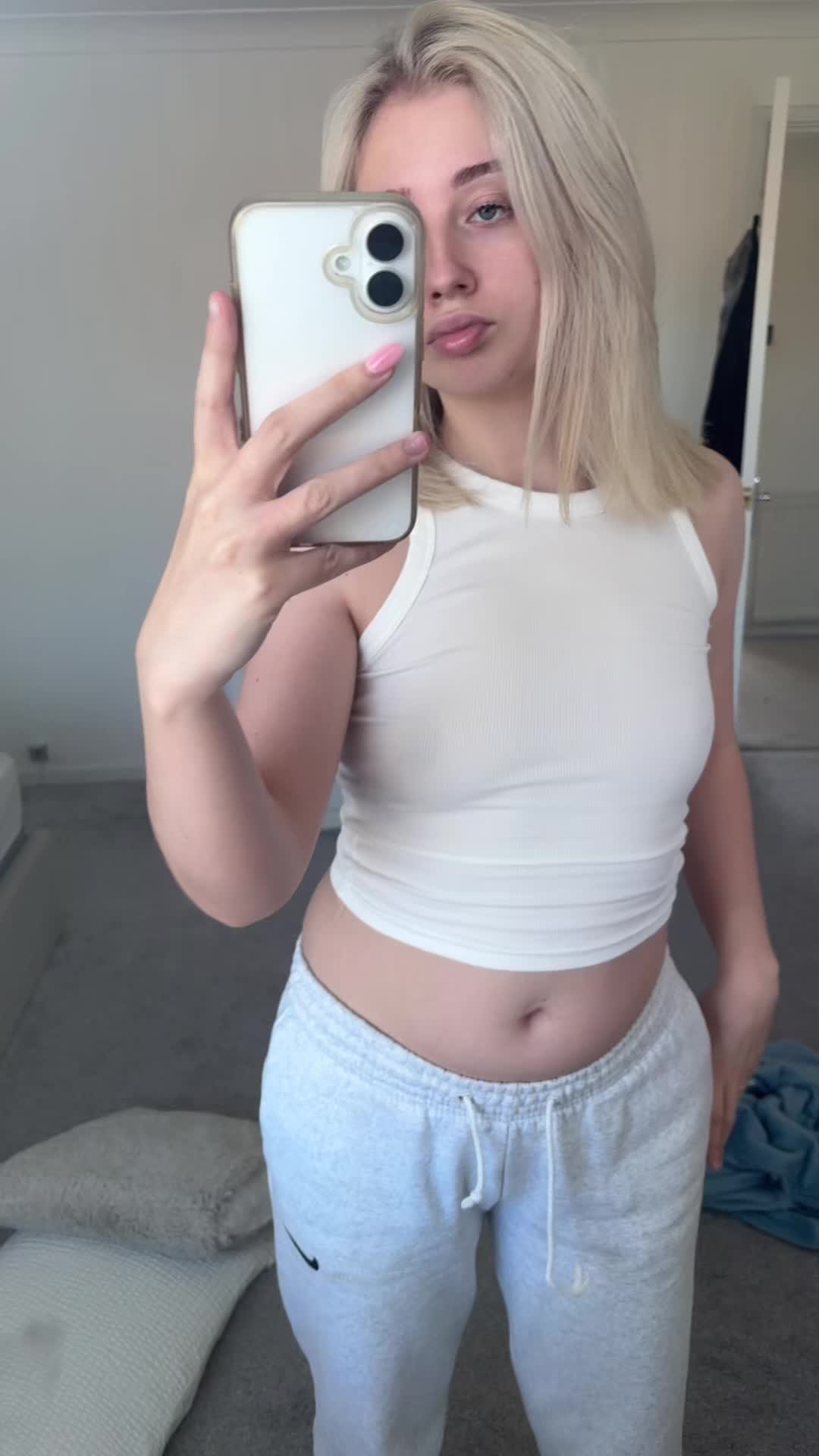 @harleymaeee2