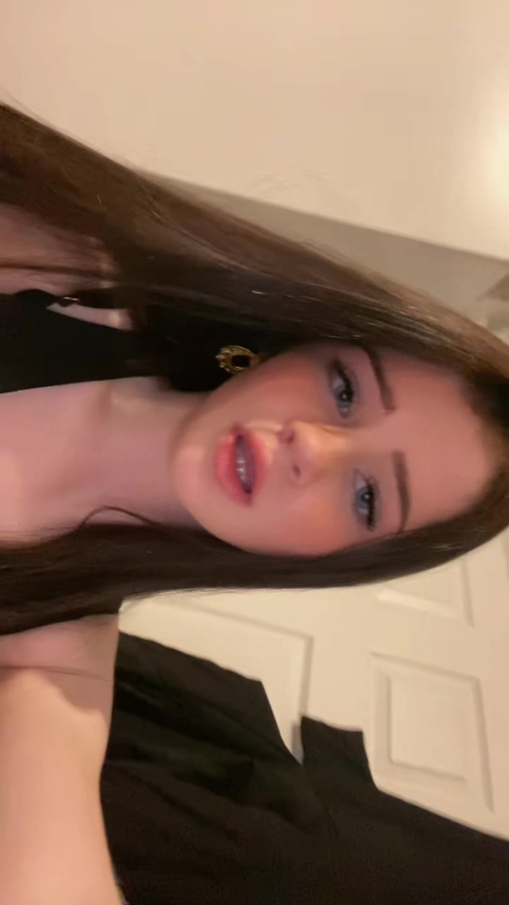 @Ellie.xoxo🪭🪩🎠