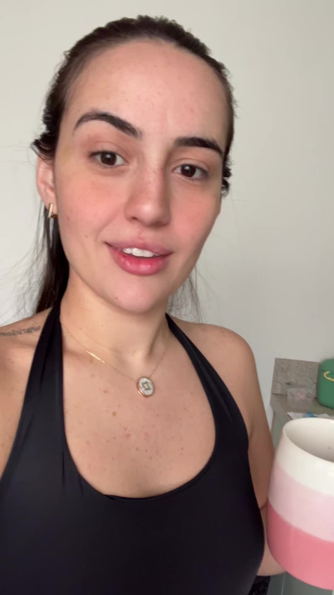 @LARA MELLO