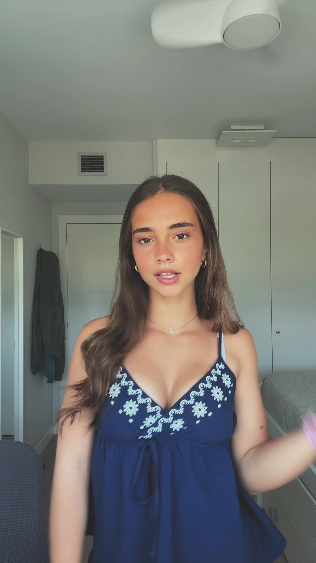 @María