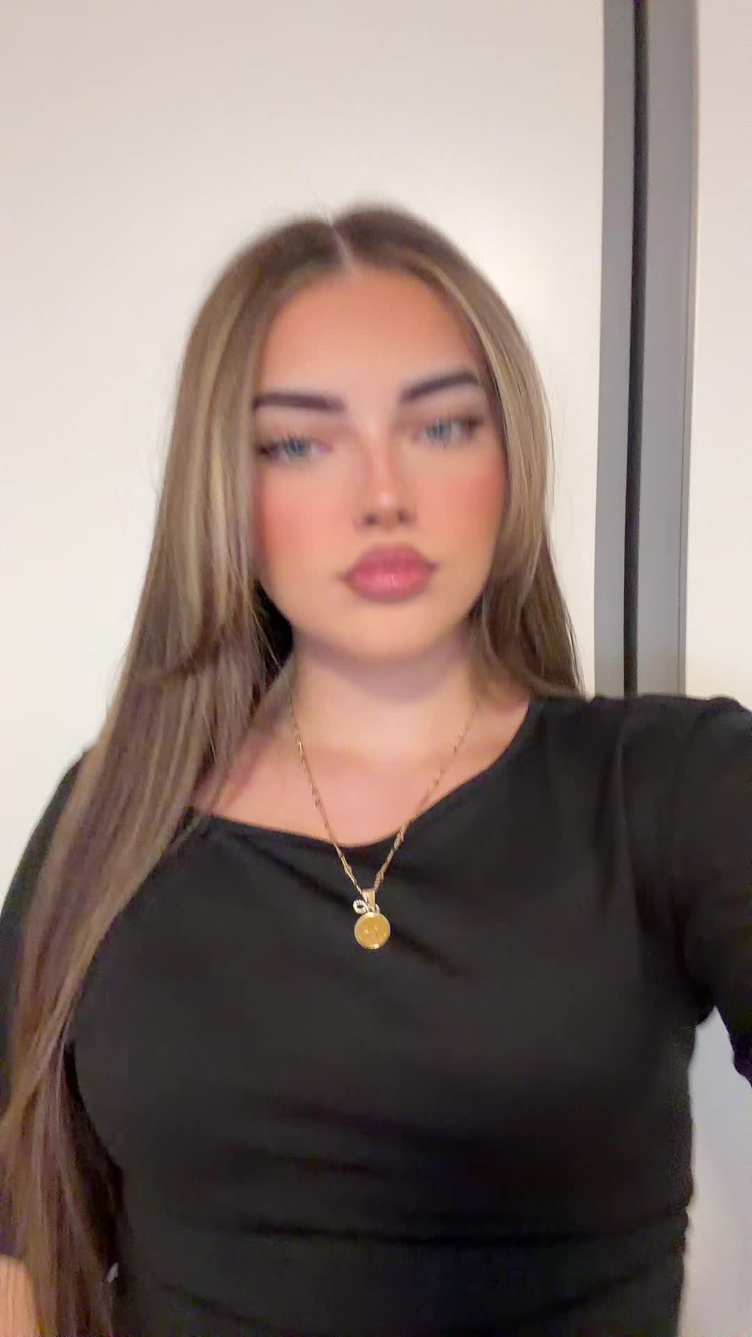 @Lona