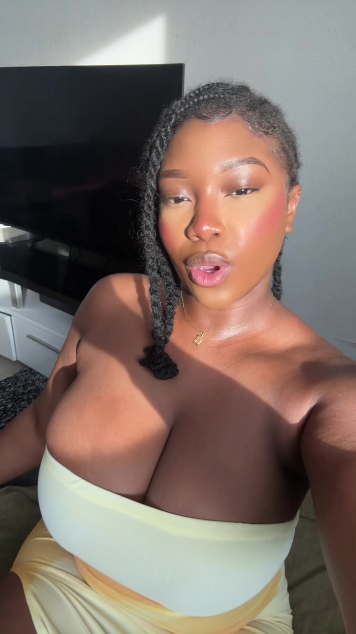 @𝐀𝐍𝐆𝐈💙🪽