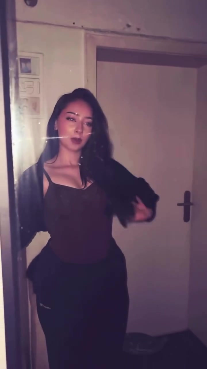 @adelinoshh🐆 / UGC