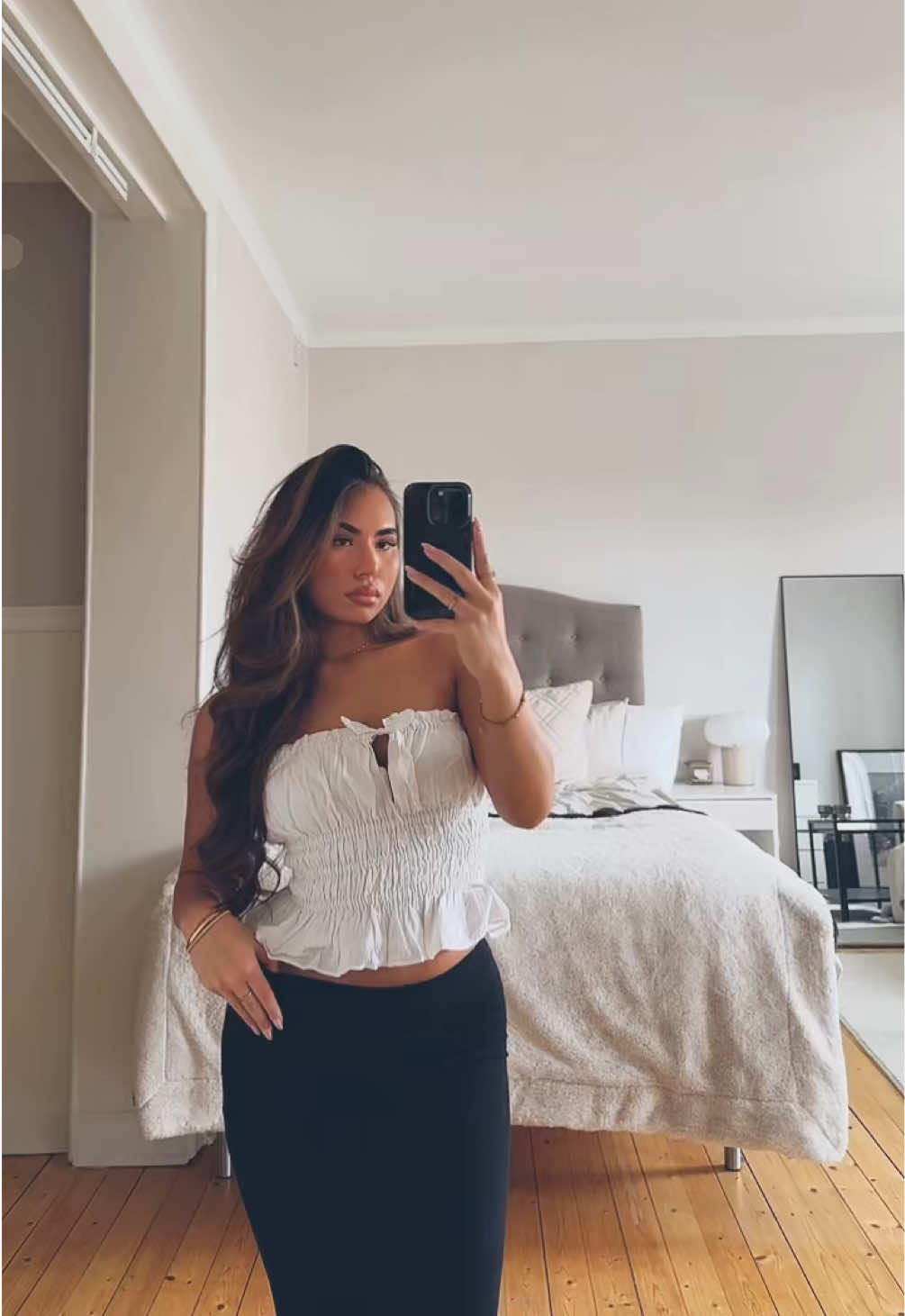 @𝑬𝑬
