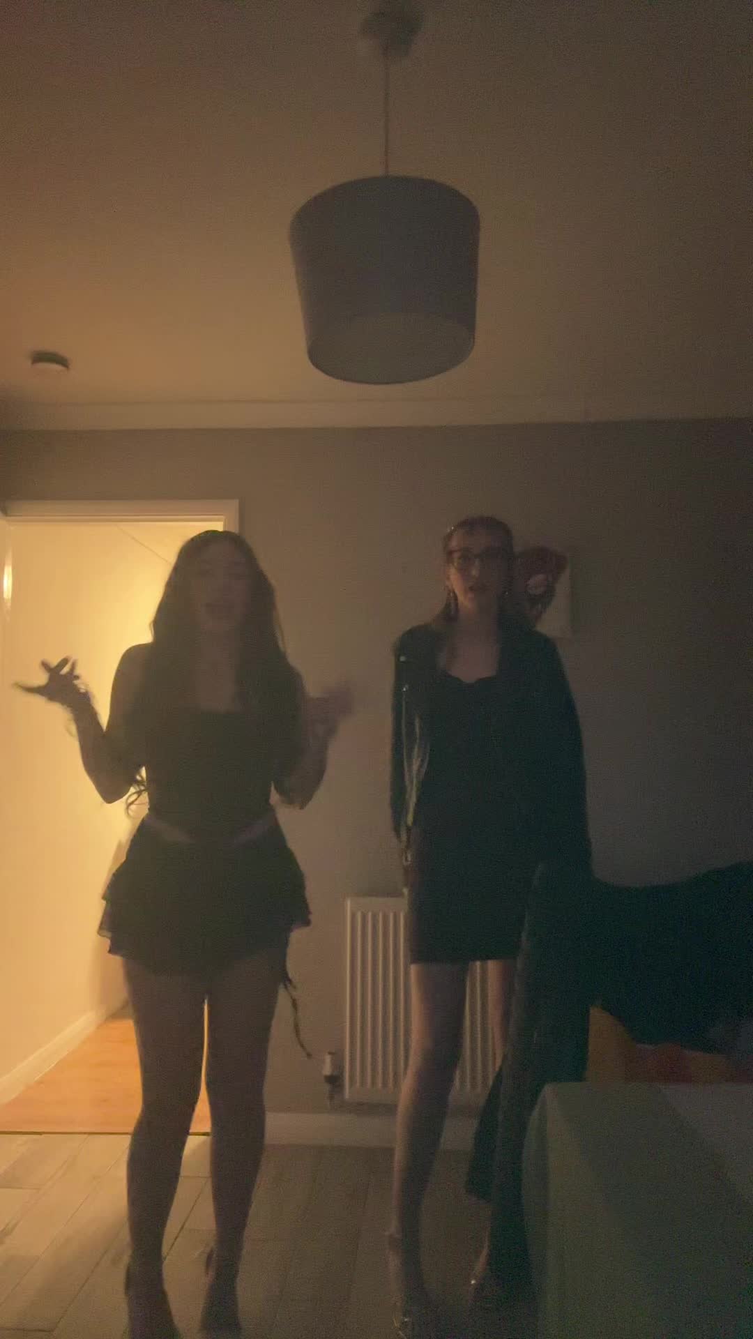@Clo<3