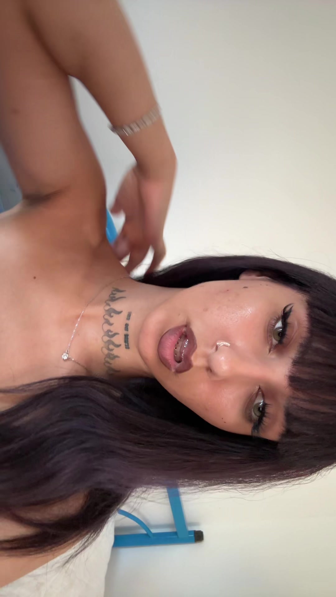 @🫥