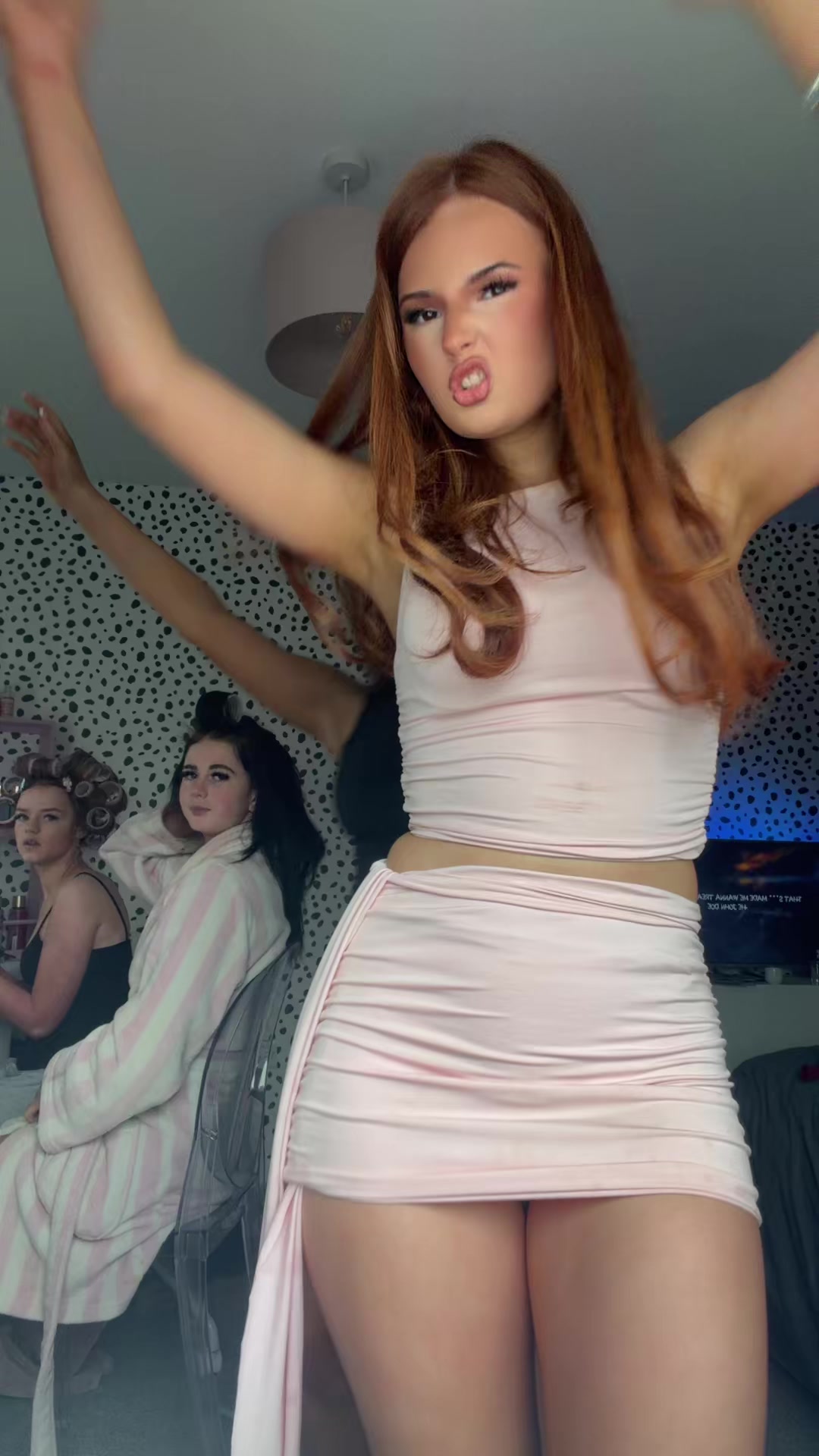 @serenandolivia