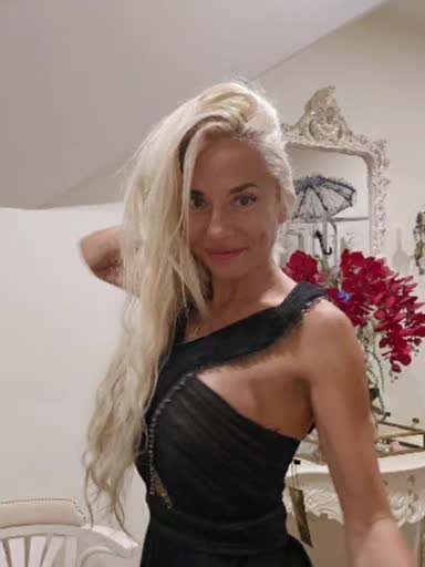 @BlondiFox