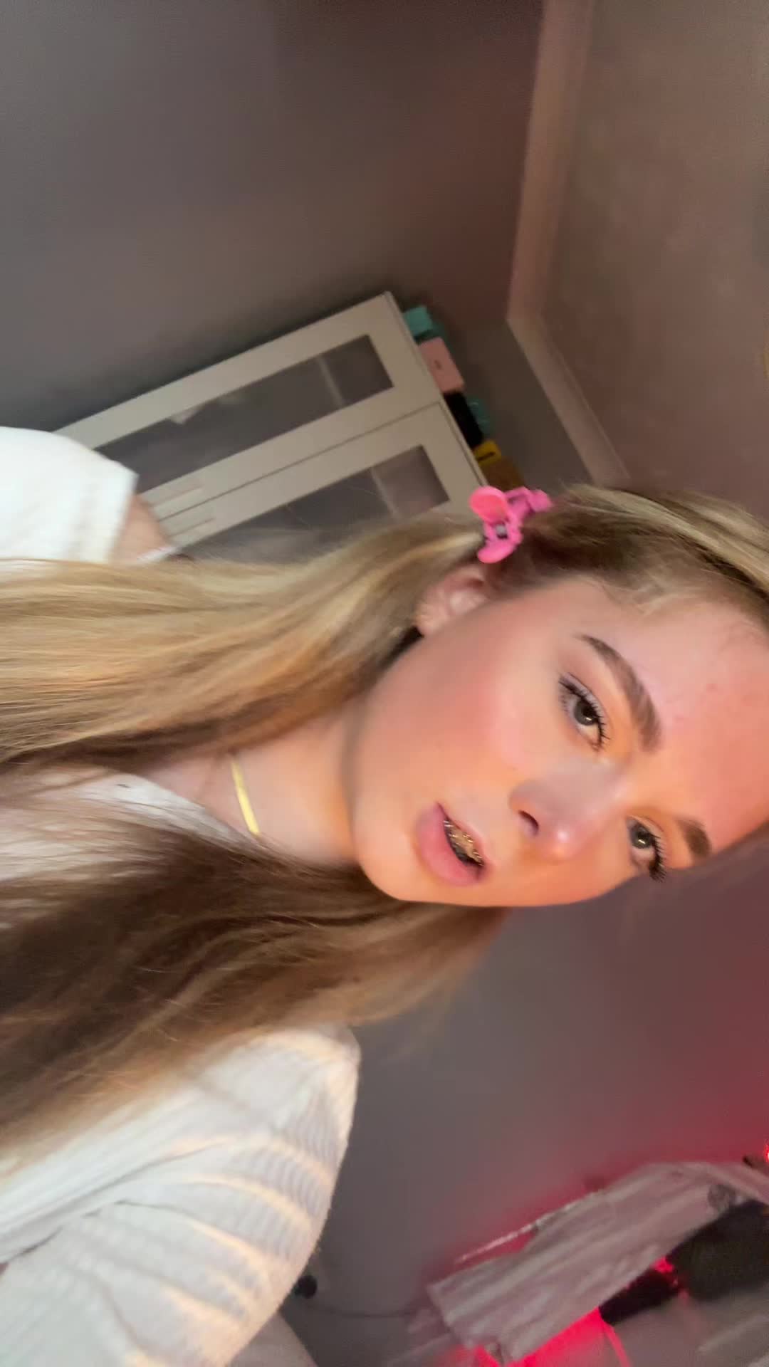 @ells 🍒