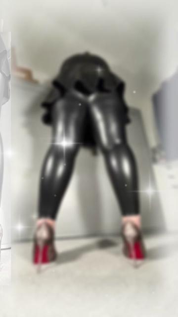 @wifeysheeled