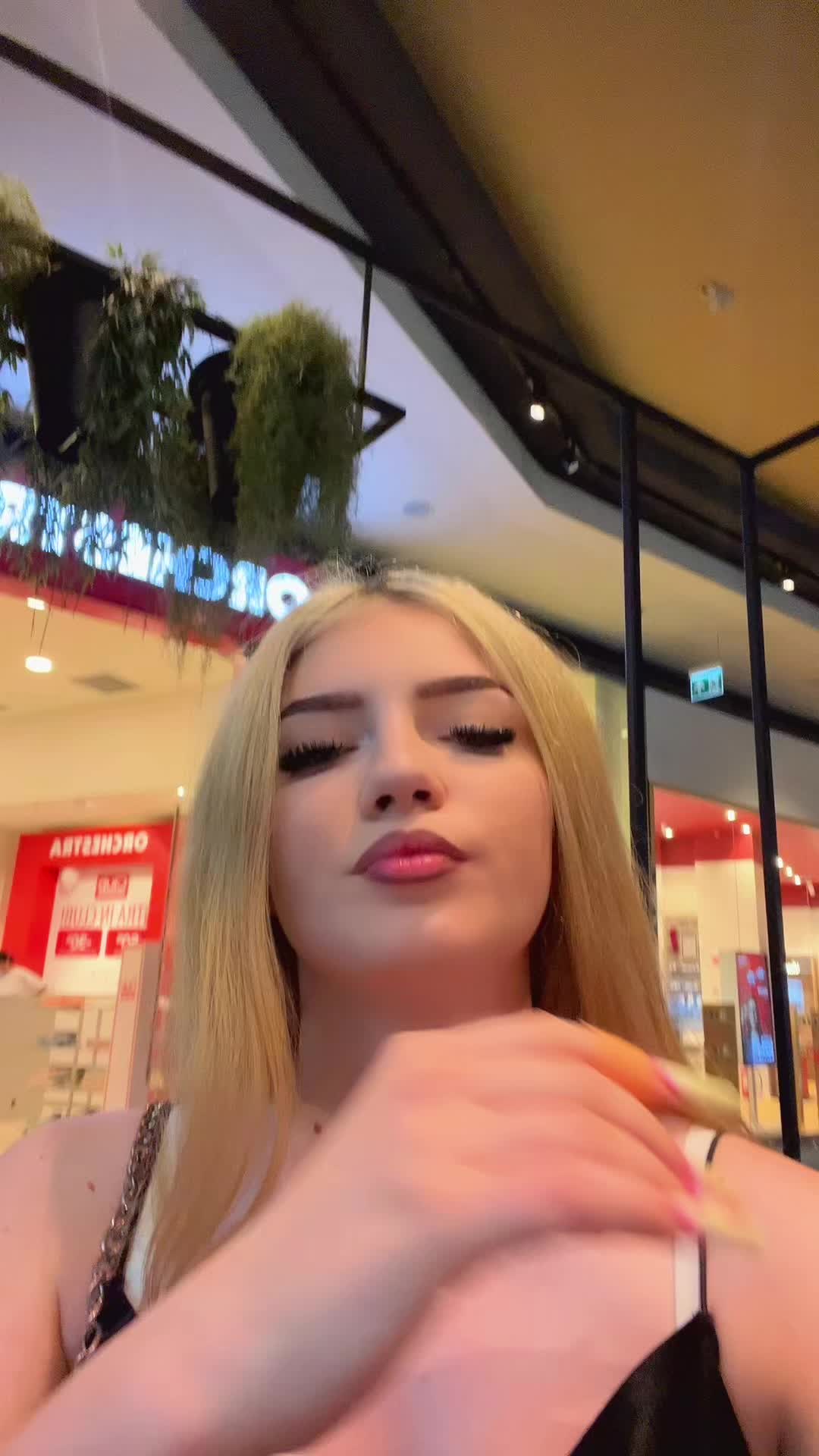 @2al3xia
