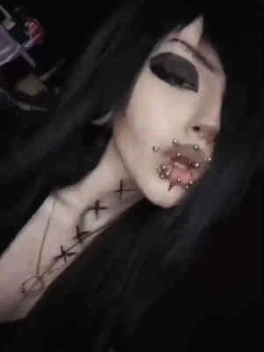 @sheyah𖤐