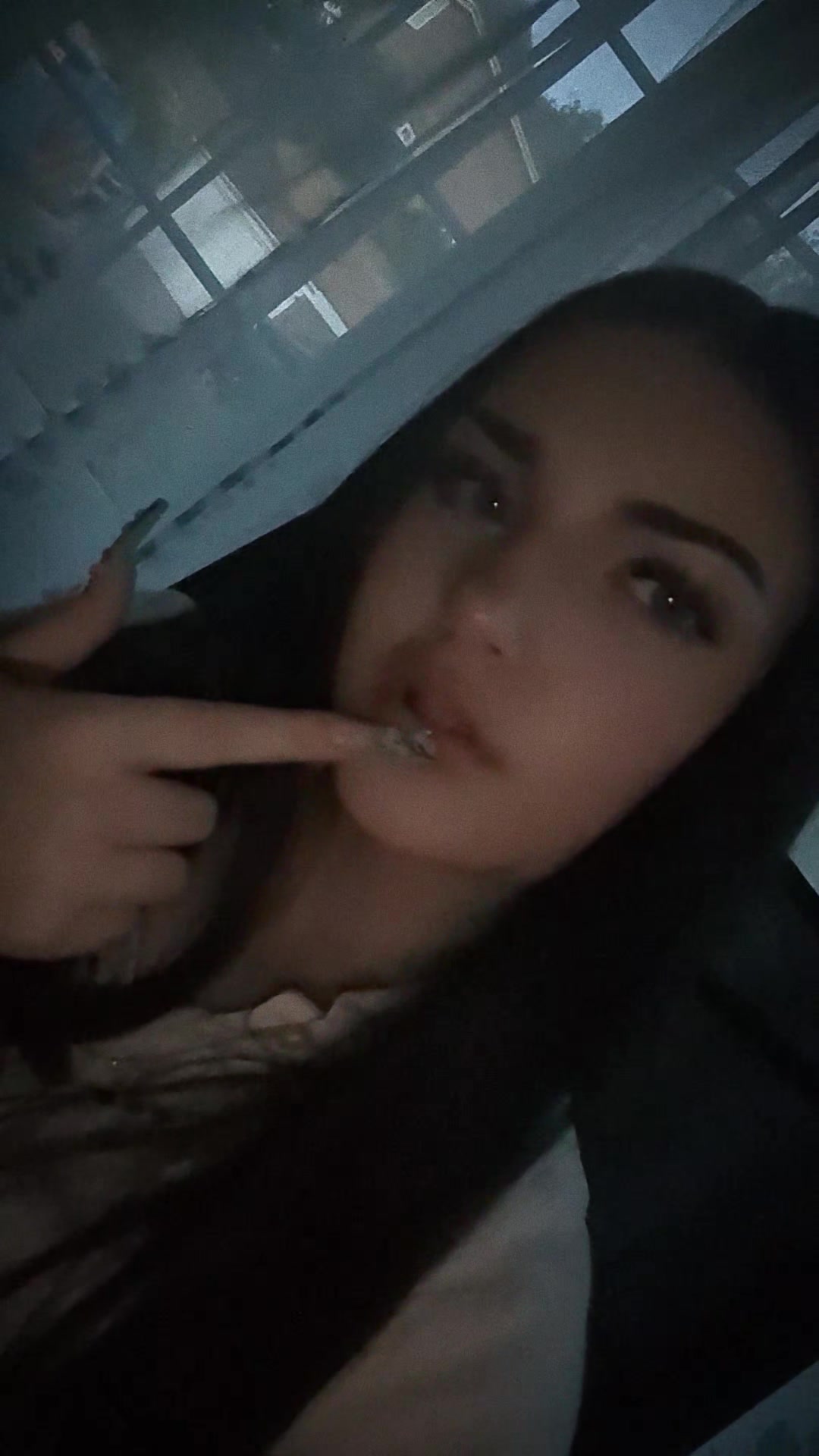 @𝖊𝖑𝖑𝖘