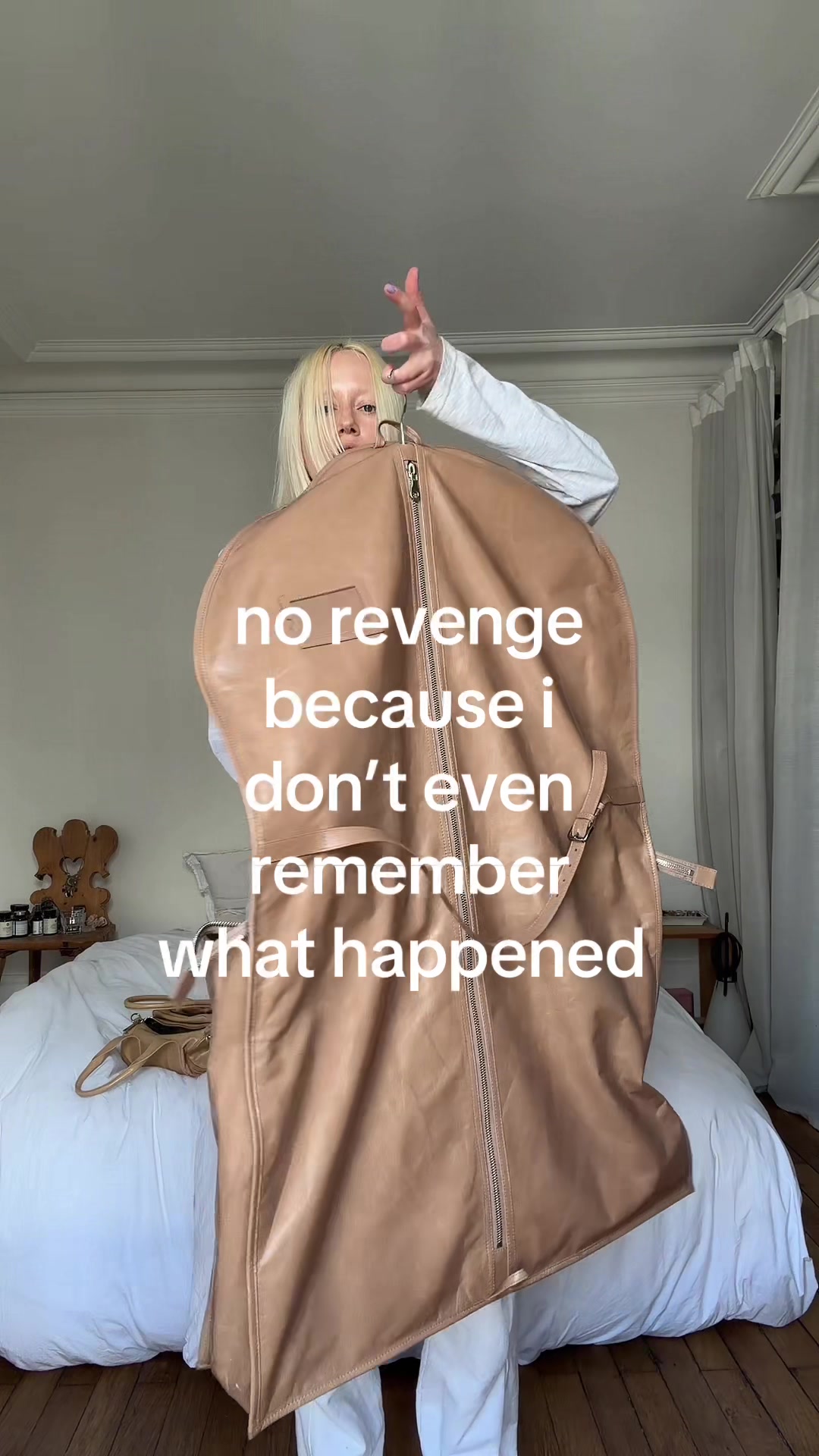@laravioletta_
