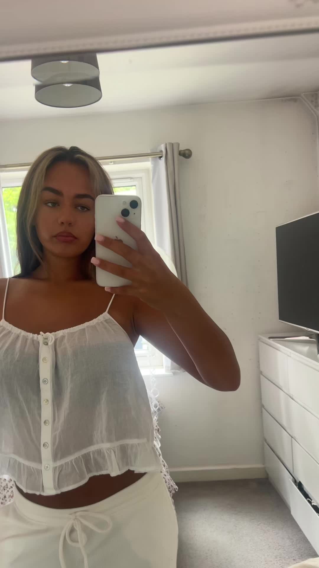 @Ava