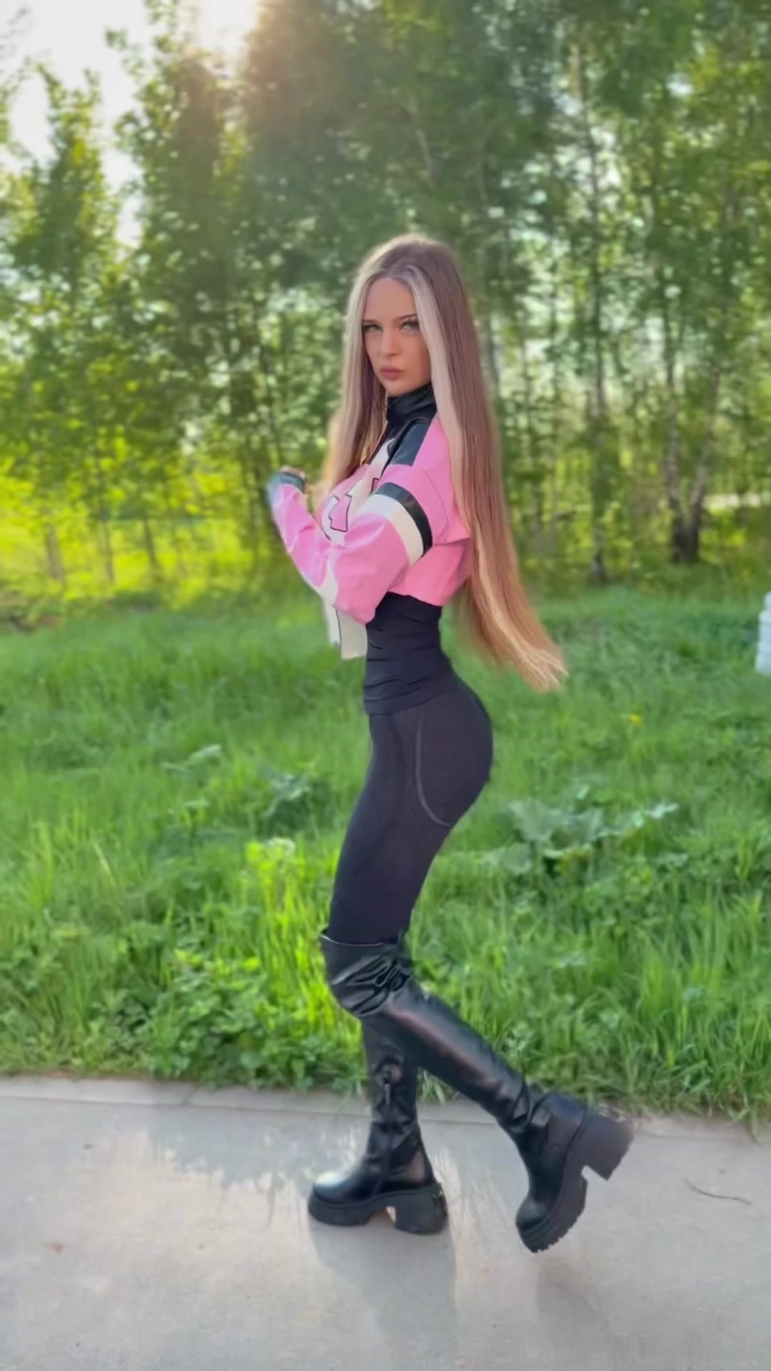 @Lola Bunny