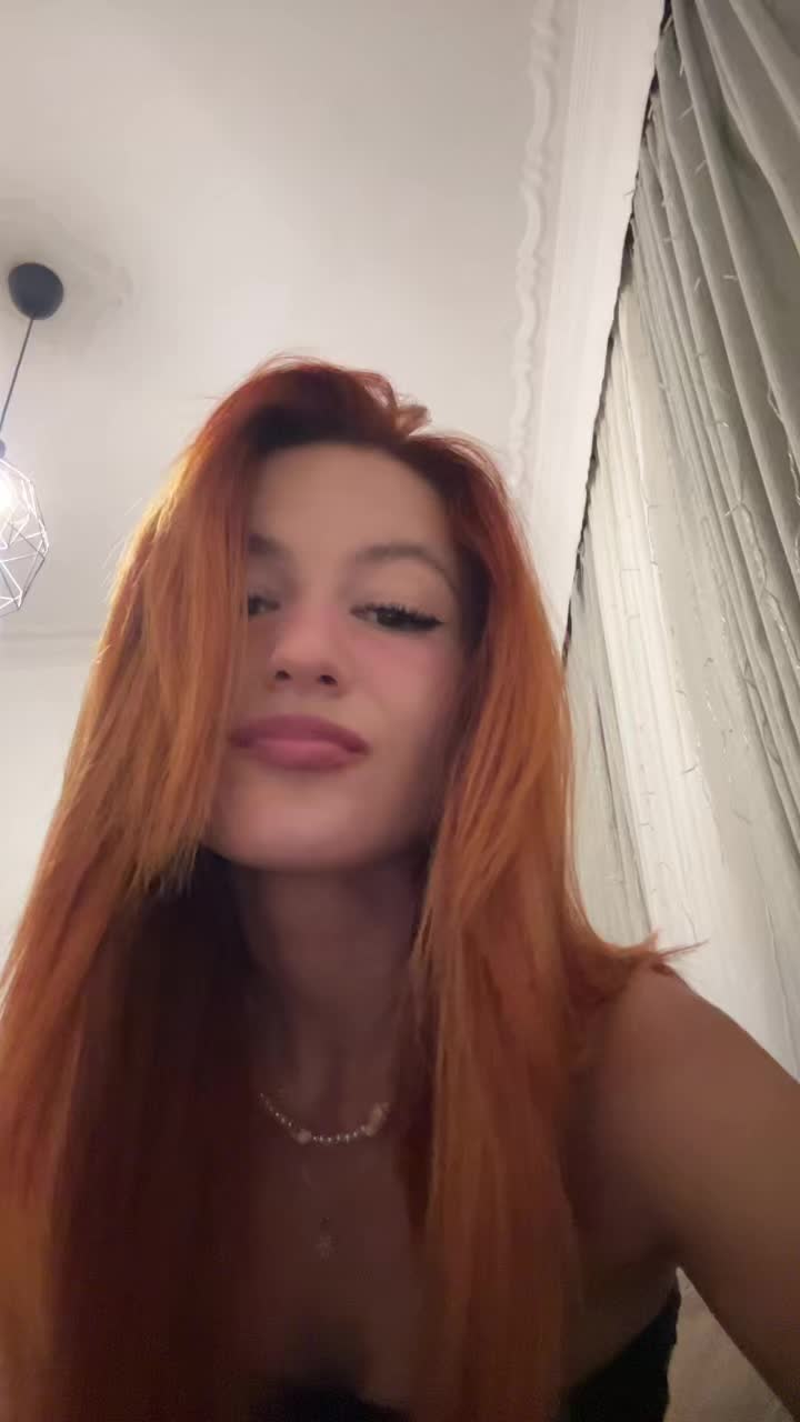 @👩🏼🦰