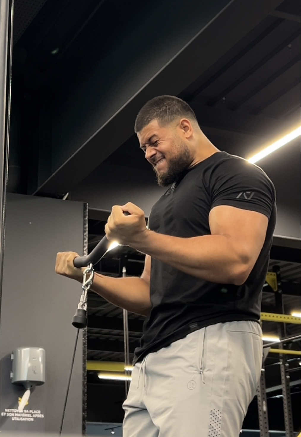 @giantunderthebar