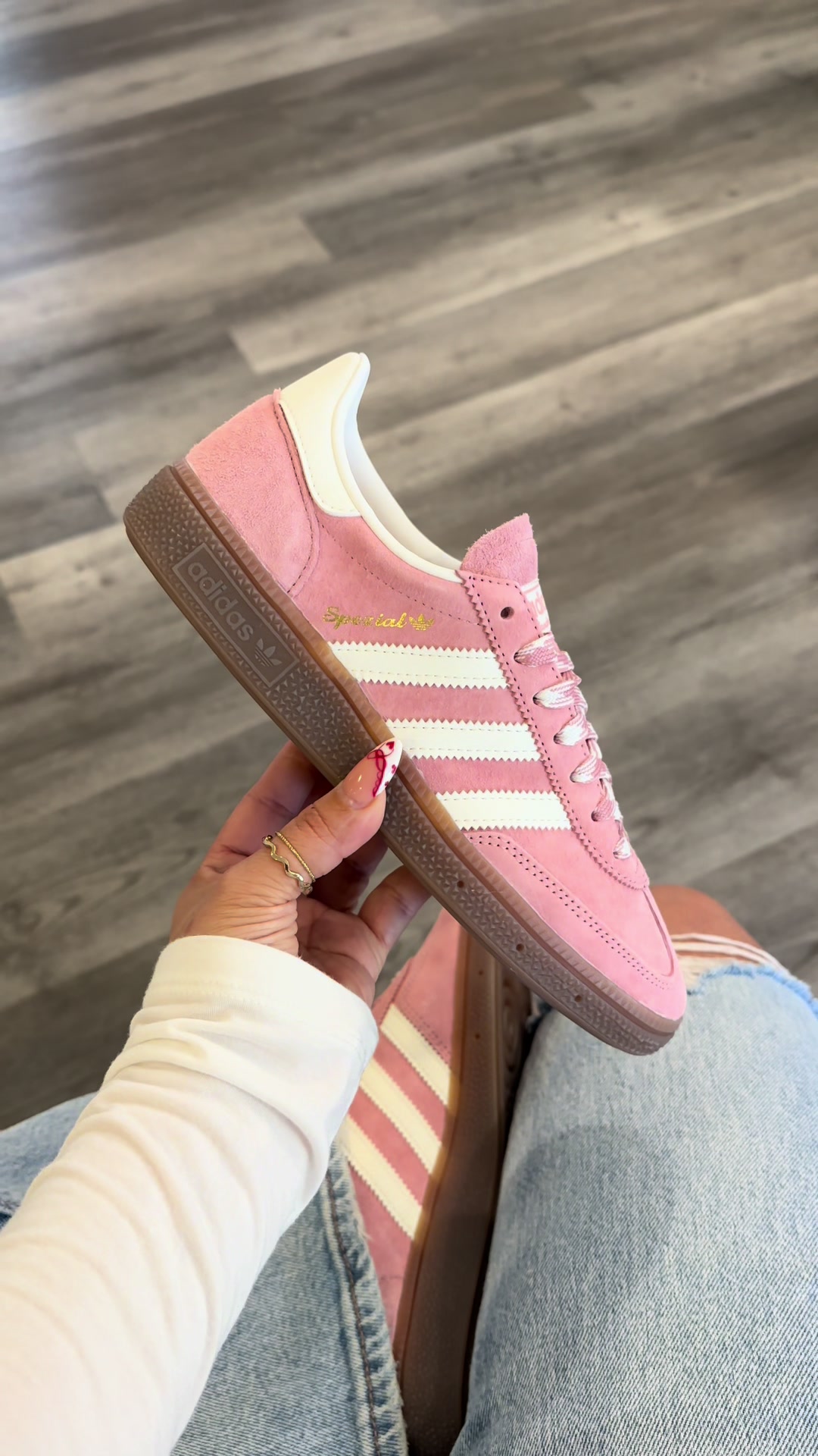 @levelupkickz