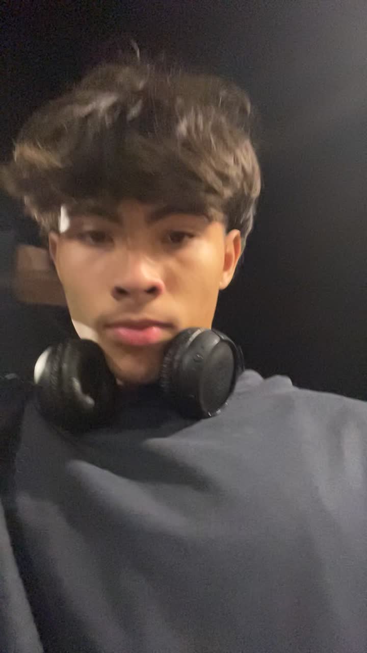 @￼