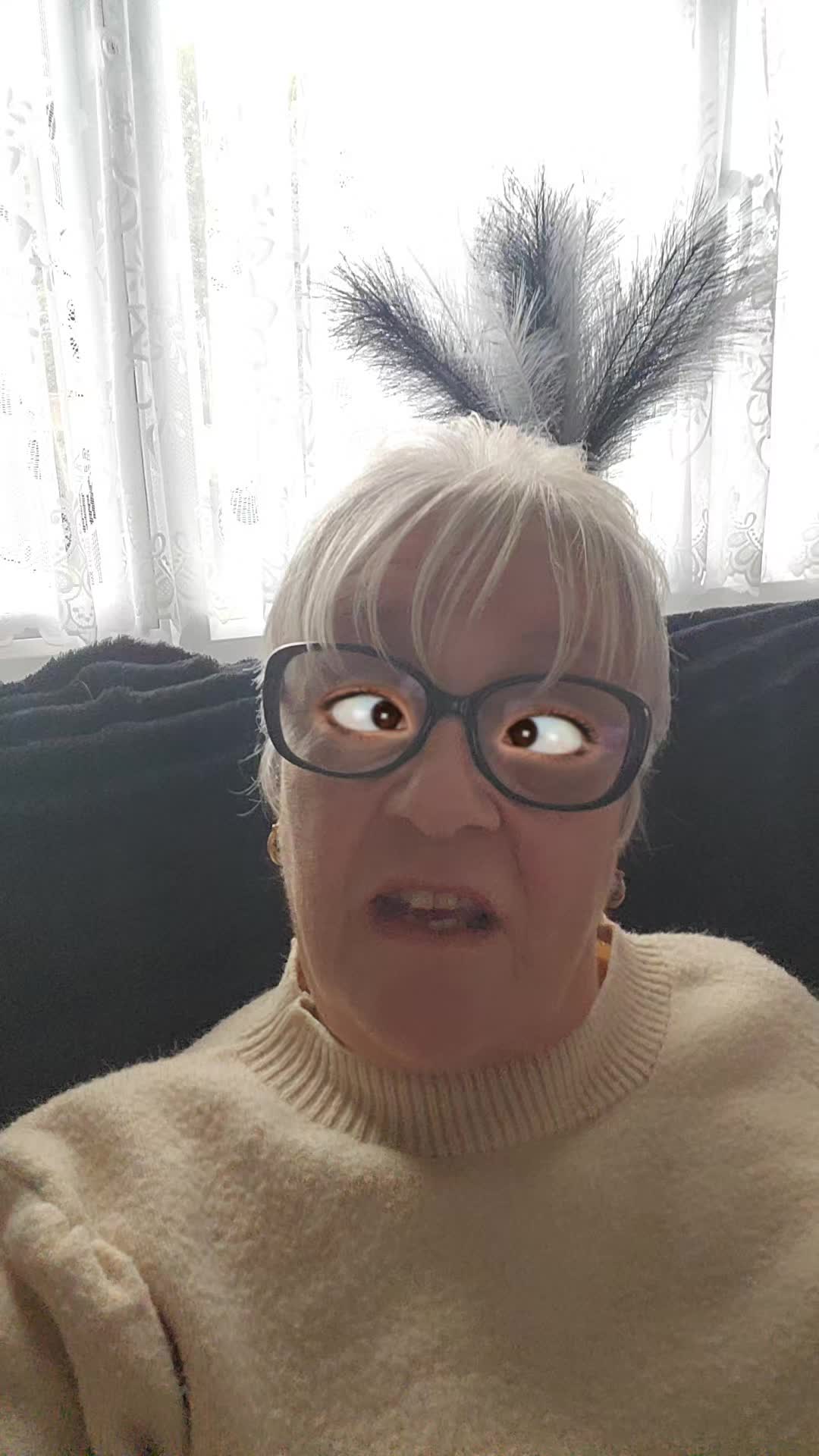 @nanny nut nut