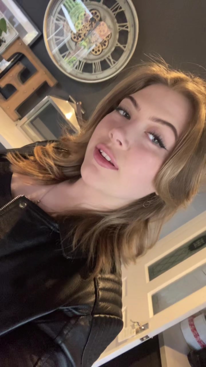 @Evie 🖤
