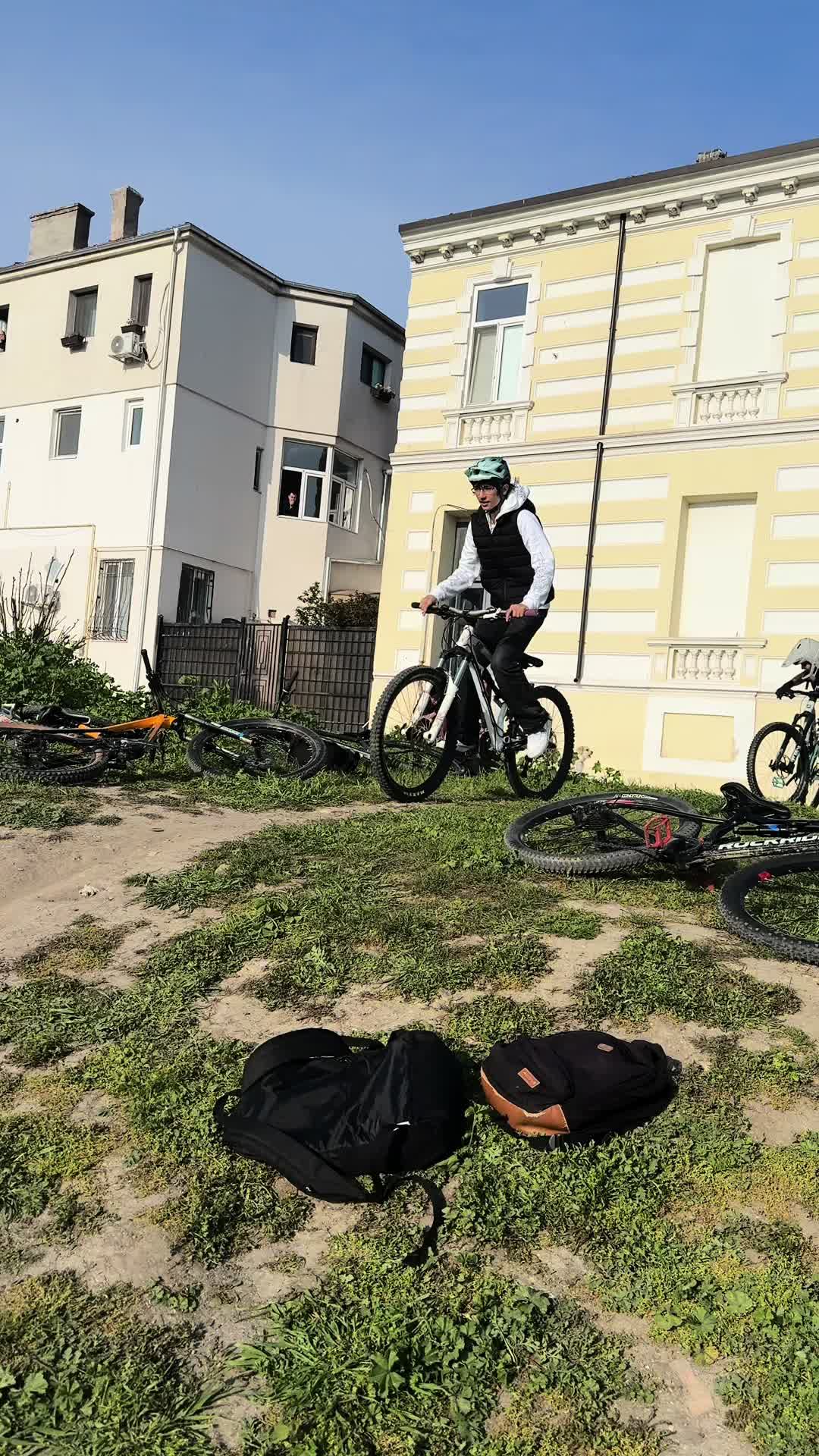 @Spacer Limbuță